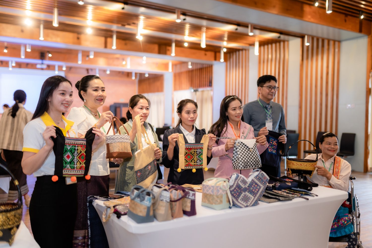 A Case Study of Laos: Gender Equality on Sustainable E-Commerce after the Pandemic